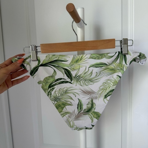 Monday Swimwear Tulum Bottoms in Palm - Picture 3 of 3